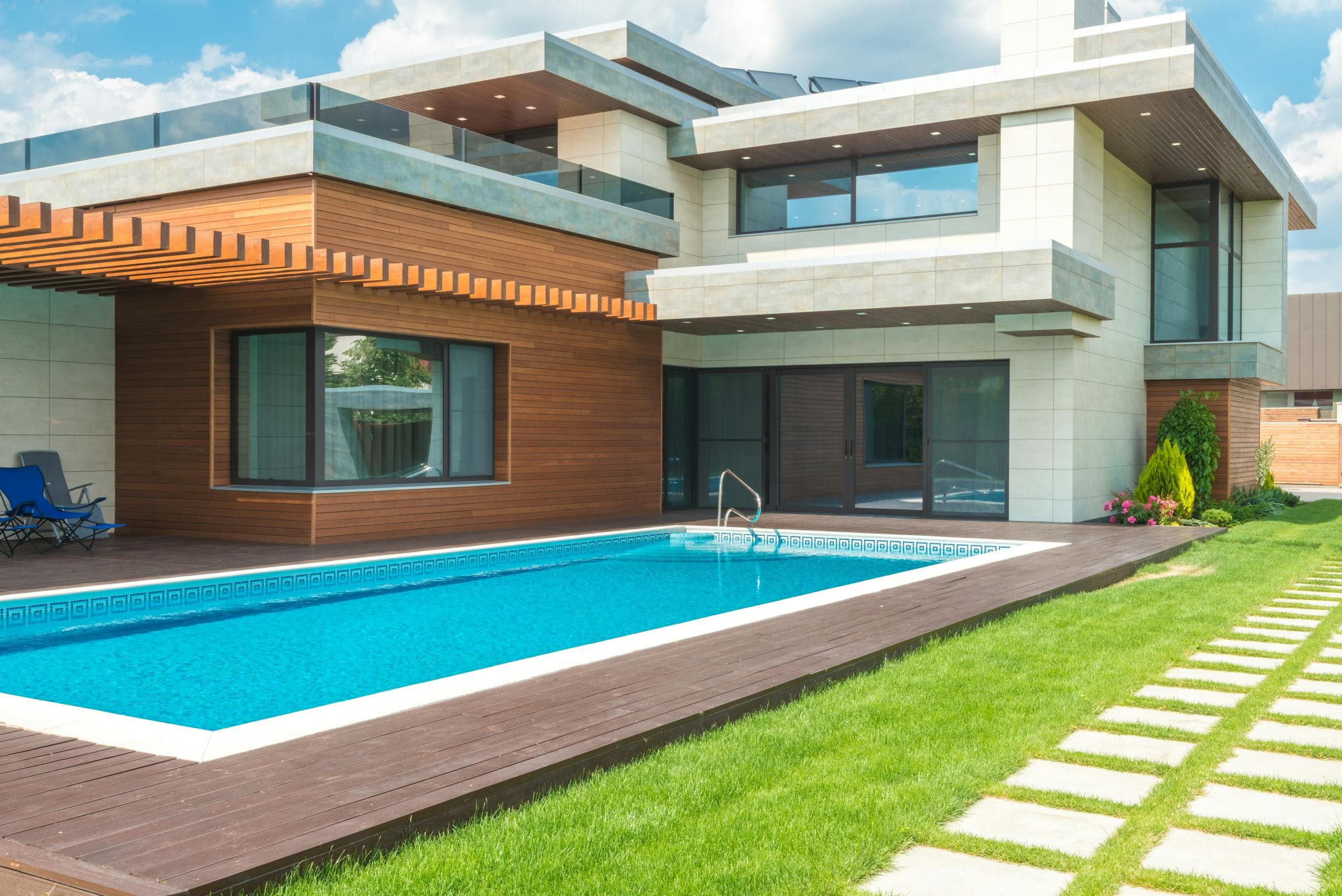 A clean, well-maintained backyard pool serviced in Newbury Park